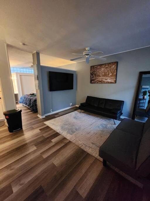 Апартаменти Blue Shark *W7* @ Montrose 1Br Private King Loft Х'юстон Екстер'єр фото